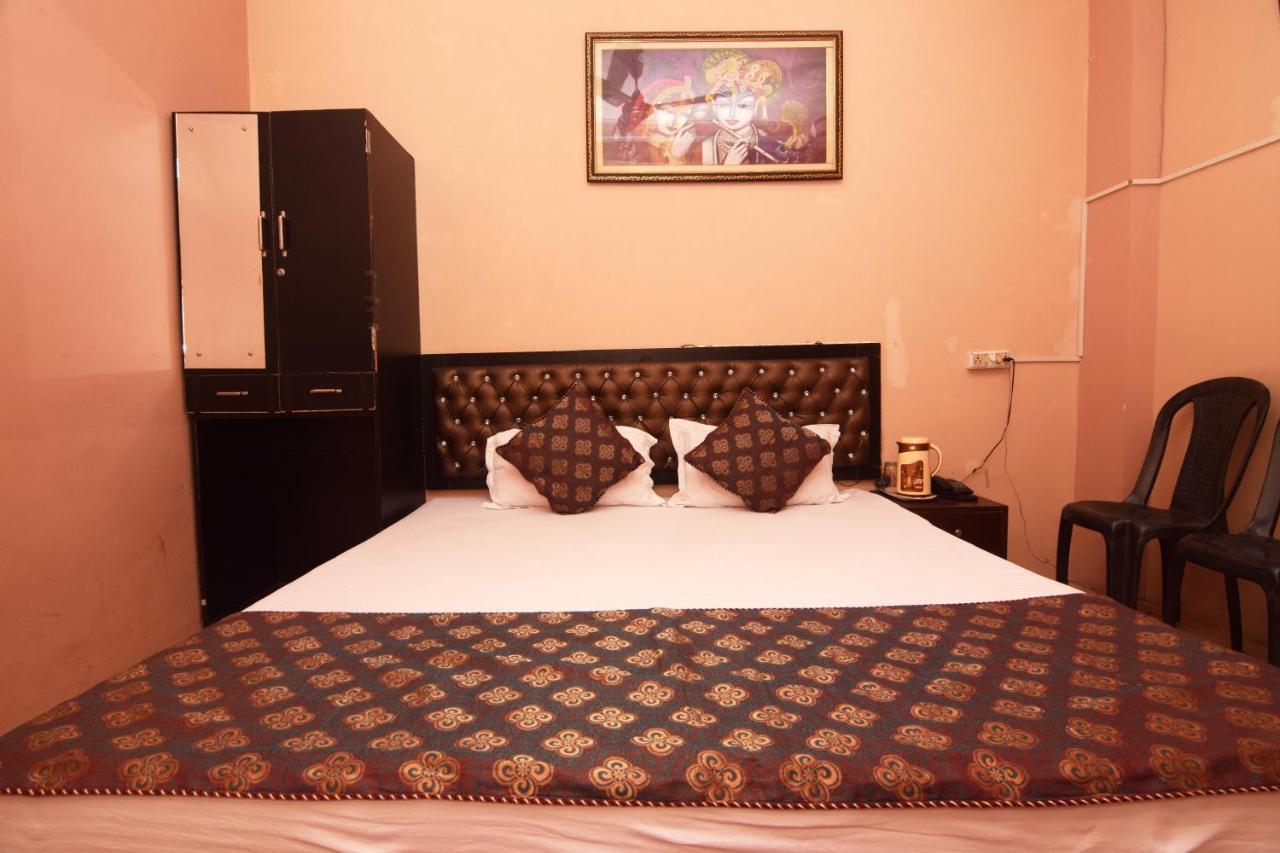 Ds Residency Varanasi-Prime Location-Parking エクステリア 写真