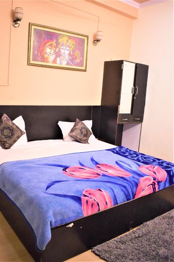 Ds Residency Varanasi-Prime Location-Parking エクステリア 写真