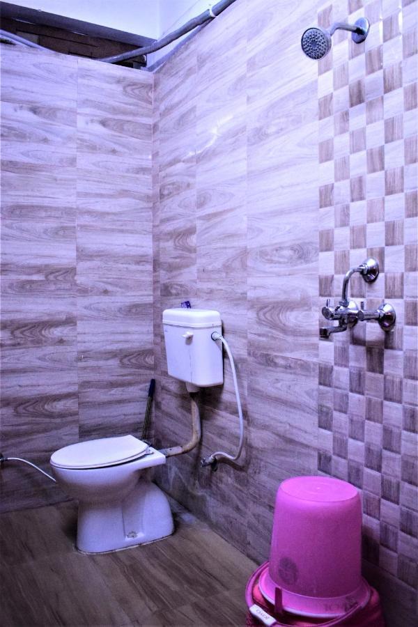 Ds Residency Varanasi-Prime Location-Parking エクステリア 写真
