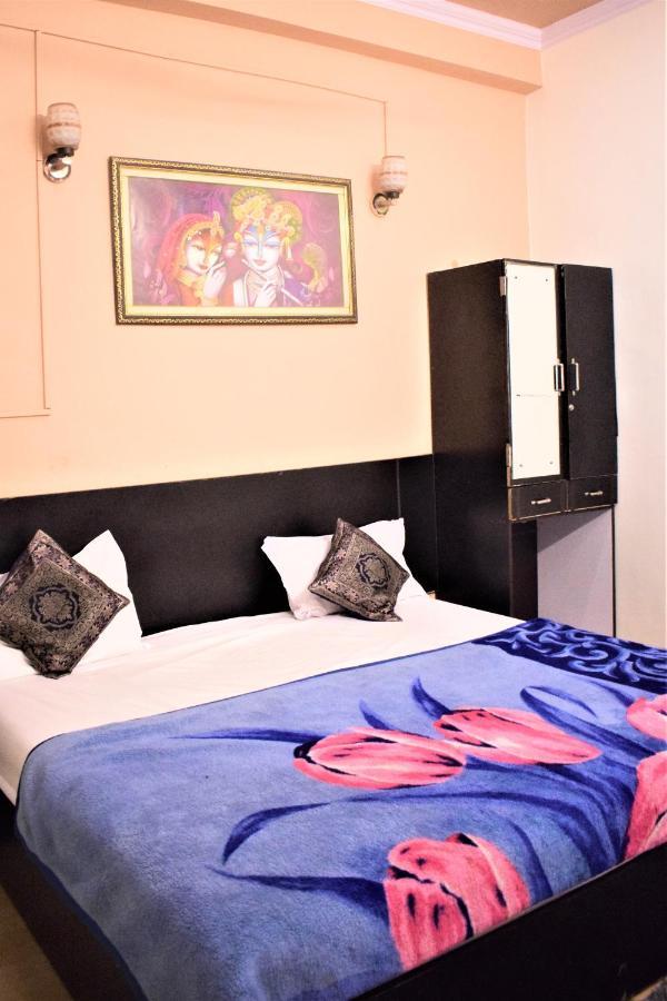 Ds Residency Varanasi-Prime Location-Parking エクステリア 写真
