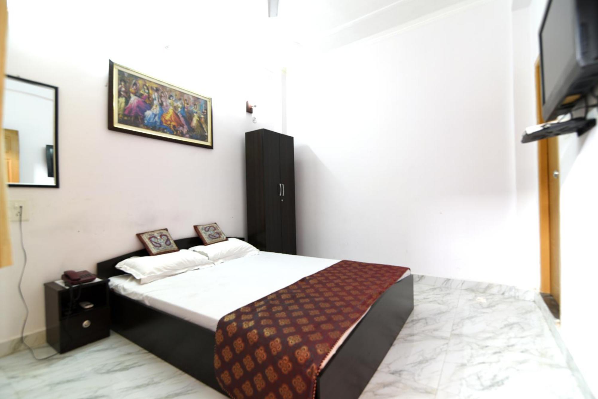 Ds Residency Varanasi-Prime Location-Parking エクステリア 写真