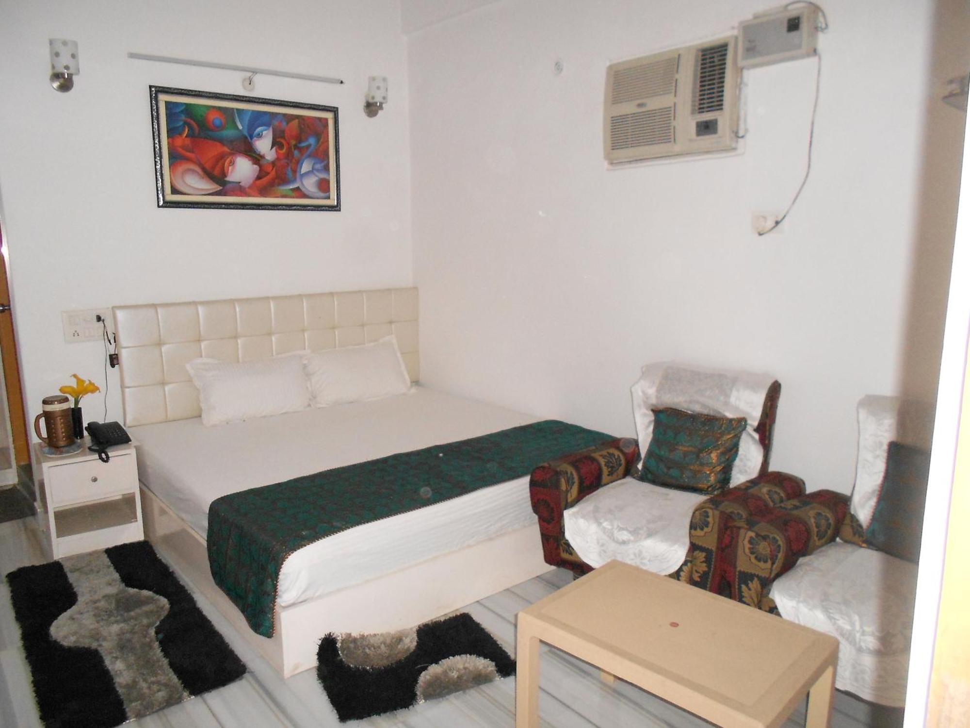 Ds Residency Varanasi-Prime Location-Parking エクステリア 写真