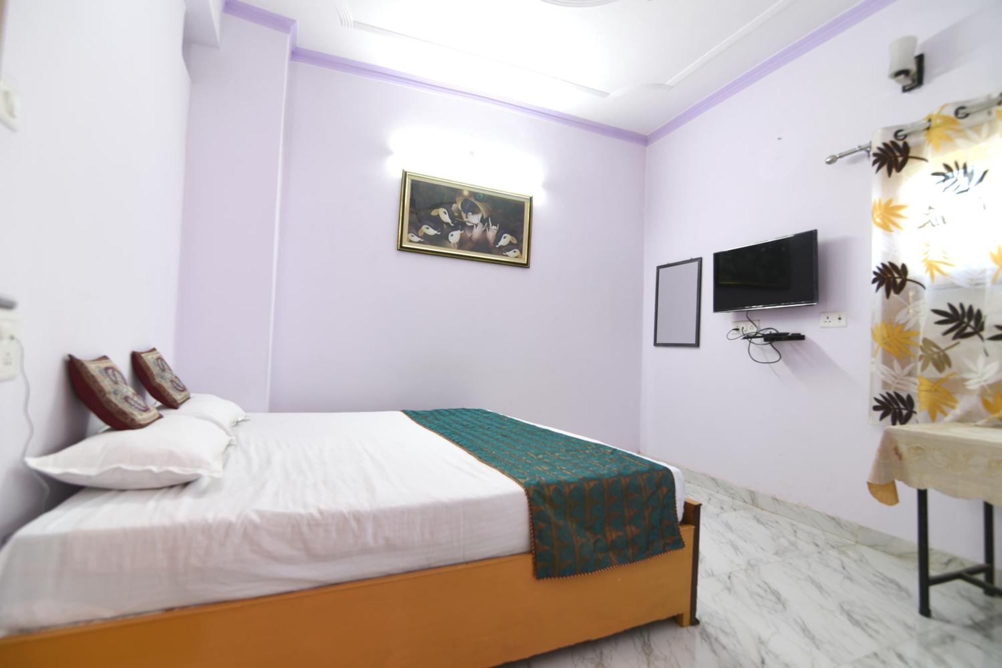 Ds Residency Varanasi-Prime Location-Parking エクステリア 写真
